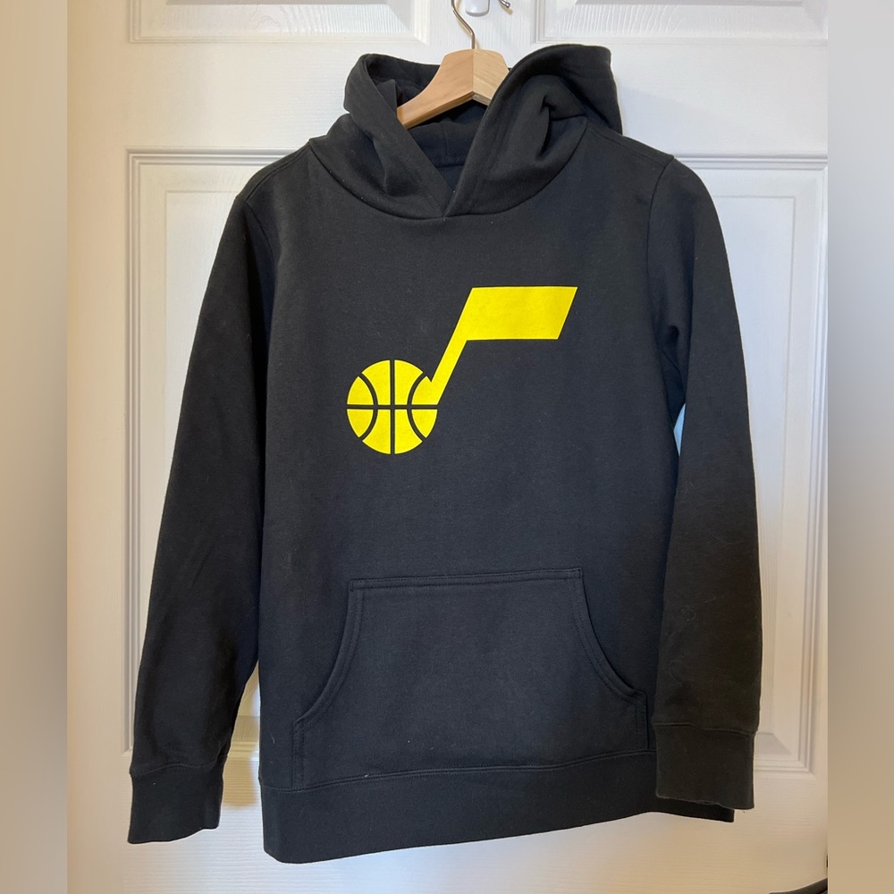 Unisex UTAH JAZZ limited edition black hoodie, yellow logo, kangaroo pocket, YL